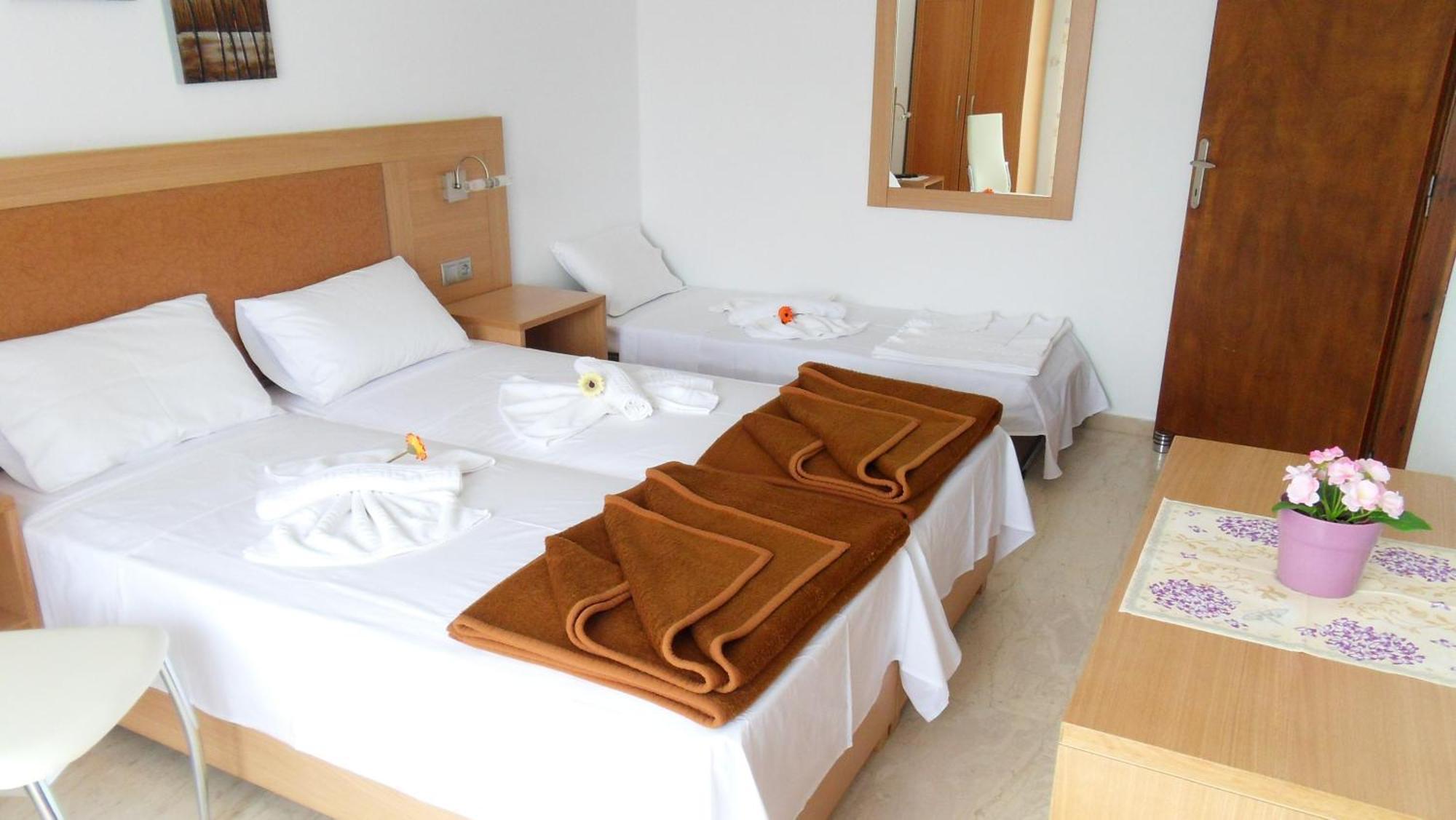 Maik Apartments Metamorfosi  Buitenkant foto