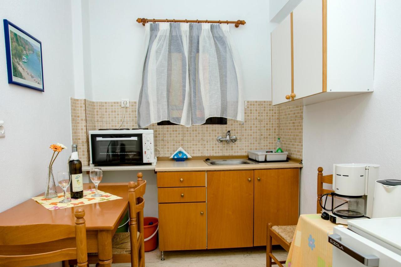 Maik Apartments Metamorfosi  Buitenkant foto