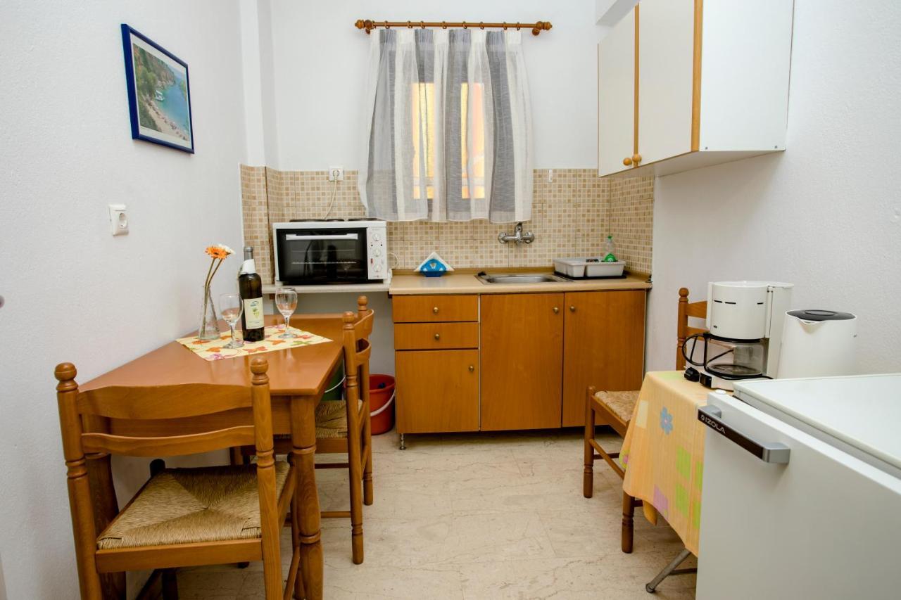 Maik Apartments Metamorfosi  Buitenkant foto