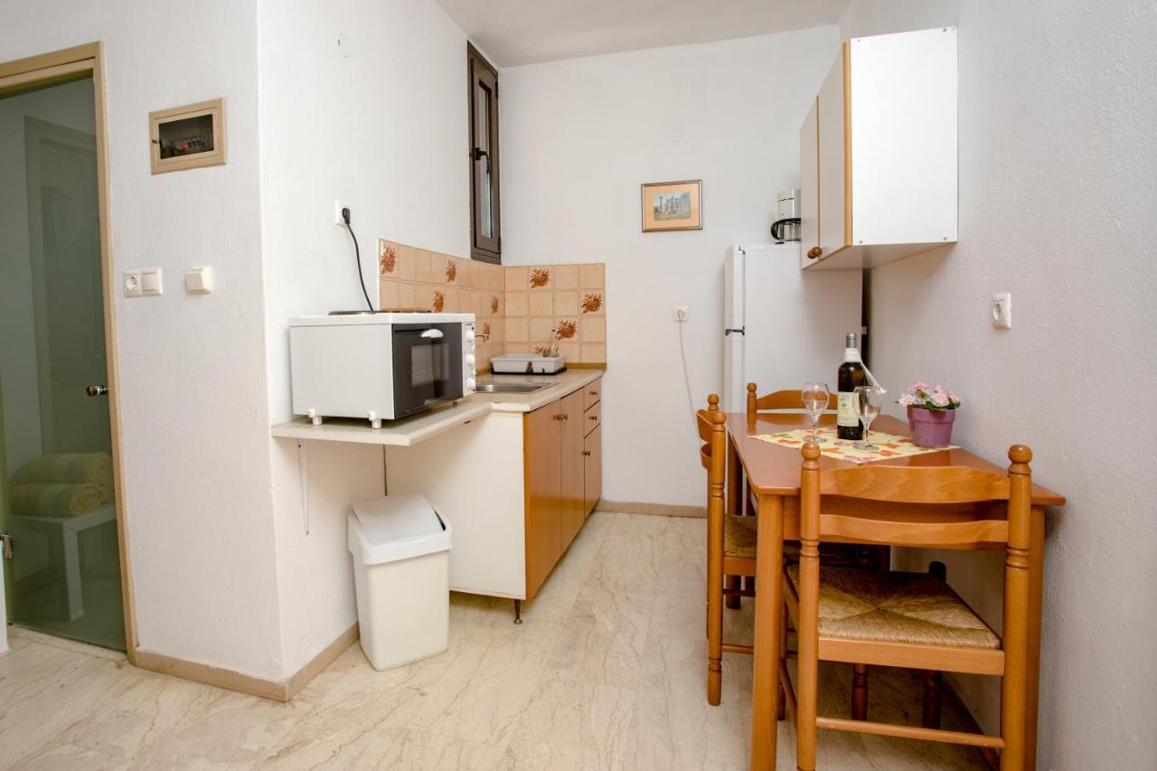 Maik Apartments Metamorfosi  Buitenkant foto
