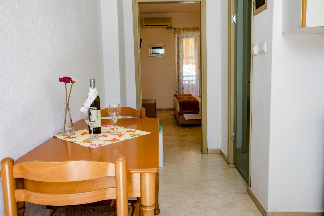 Maik Apartments Metamorfosi  Buitenkant foto