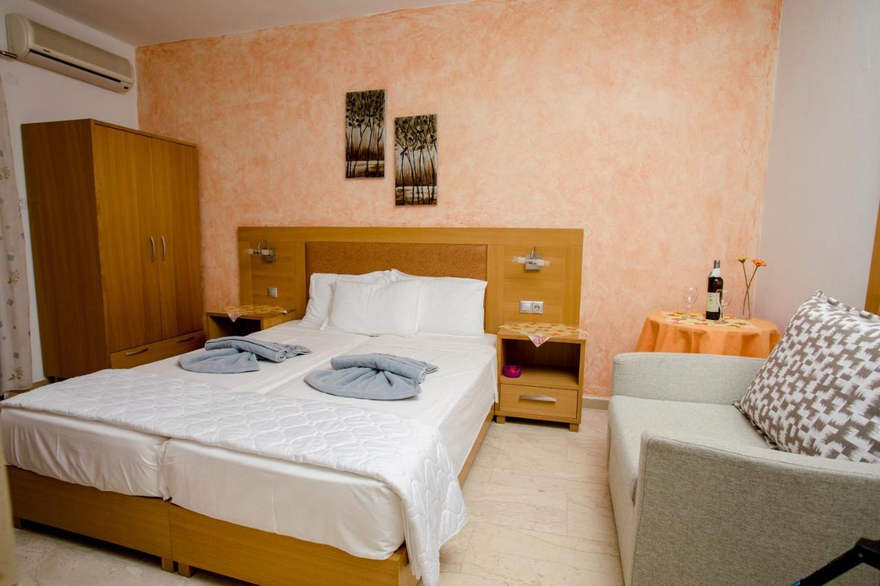 Maik Apartments Metamorfosi  Buitenkant foto